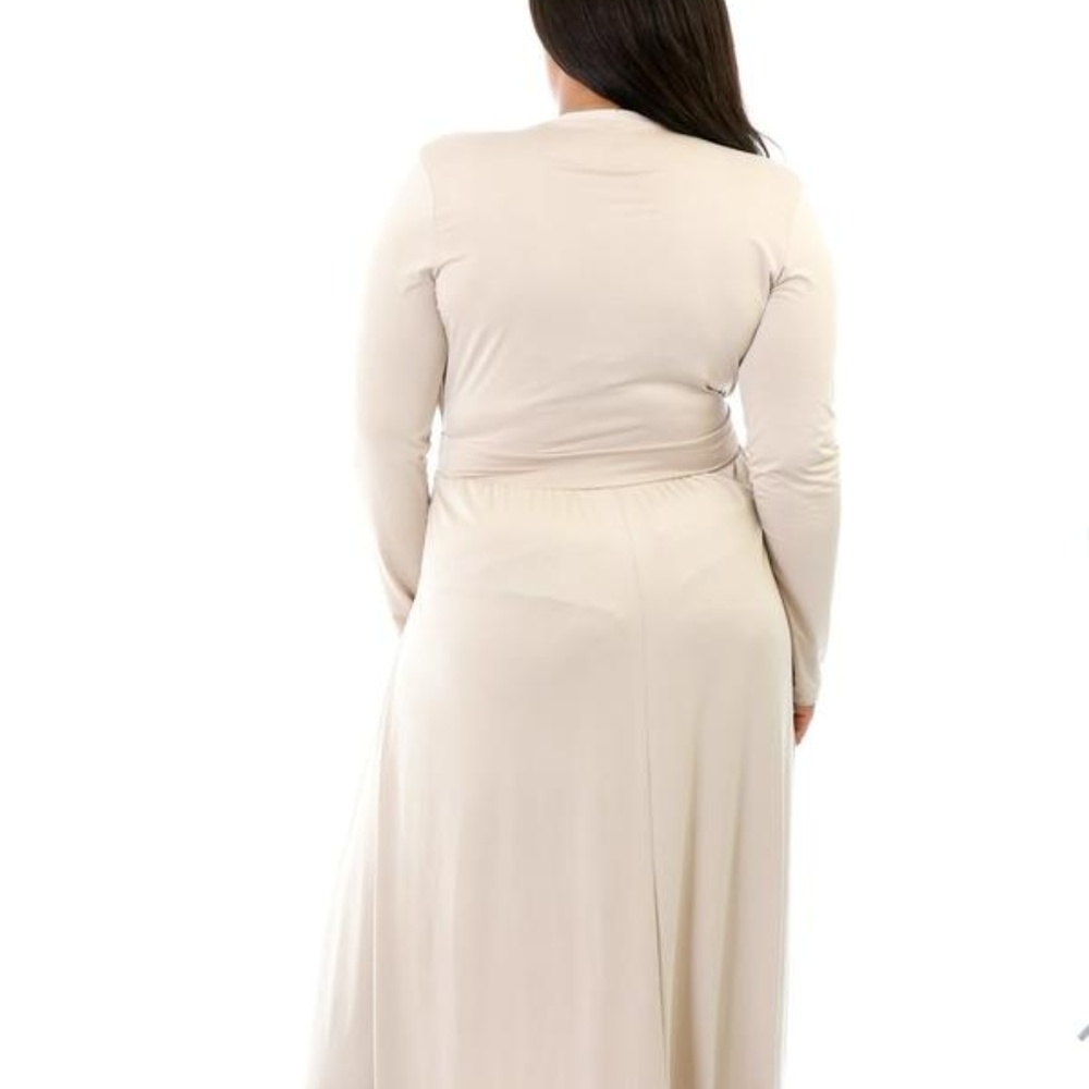 SUPER CLASSY DRESS - Picture 2 of 3
